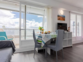 Studio Les Marinas by Interhome